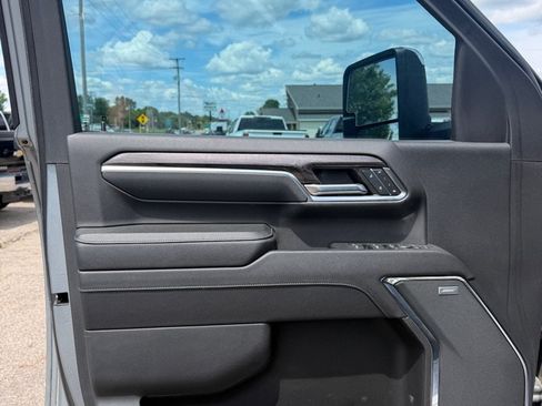 Used 2024 Chevrolet Silverado 2500 LTZ w/ LTZ Plus Package AWD/4WD image 15