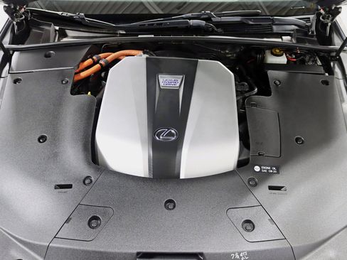 Used 2018 Lexus LS 500h AWD w/ Accessory Package (Z2) image 40