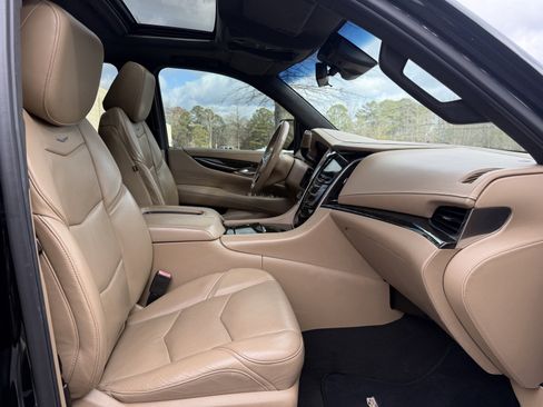Used 2019 Cadillac Escalade Platinum image 35