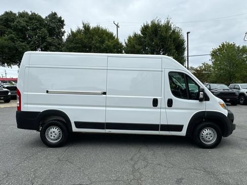 Used 2025 RAM ProMaster 2500 w/ Convenience Group FWD image 8