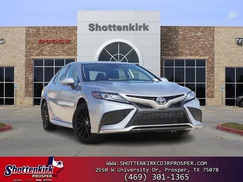 Used 2024 Toyota Camry XSE FWD image 1
