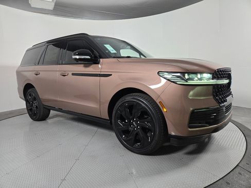 New 2026 Lincoln Navigator Black Label AWD/4WD image 2