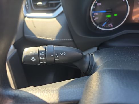 Used 2021 Toyota RAV4 XLE w/ Convenience Package image 35