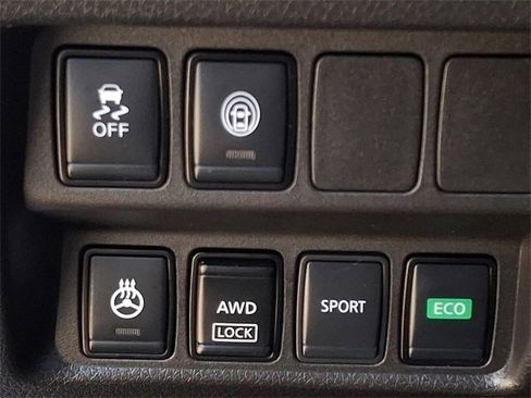 Used 2021 Nissan Rogue Sport SV image 26