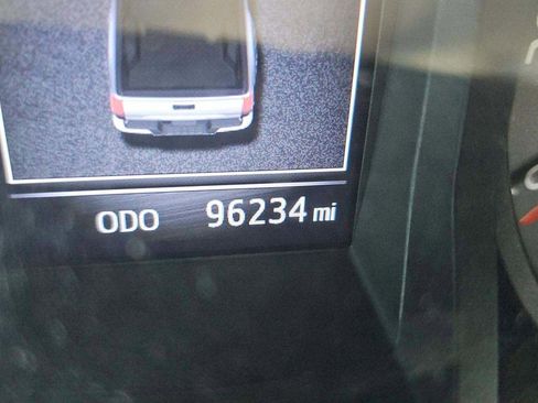 Used 2019 Toyota Tacoma SR image 5