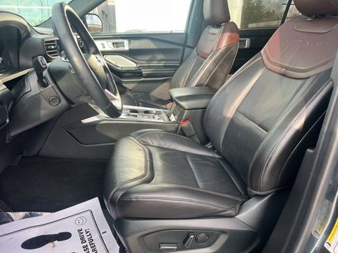 Certified 2022 Ford Explorer Platinum w/ Equipment Group 601A AWD/4WD image 23