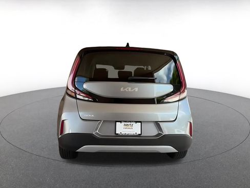 Used 2025 Kia Soul LX w/ LX Technology Package FWD image 12