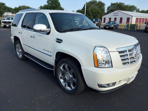 Used 2007 Cadillac Escalade AWD w/ Information Package image 7