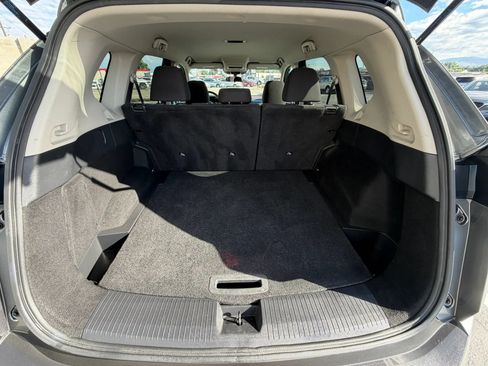 Used 2023 Nissan Rogue S AWD/4WD image 17