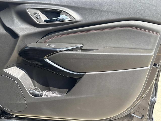Used 2026 Chevrolet Trax RS w/ Sunroof Package FWD image 17