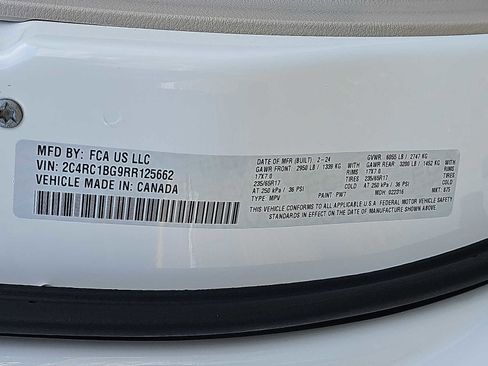 Used 2024 Chrysler Pacifica Touring-L image 29