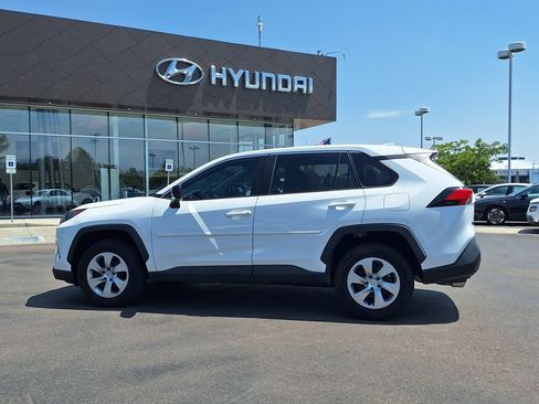 Used 2022 Toyota RAV4 LE AWD/4WD image 6