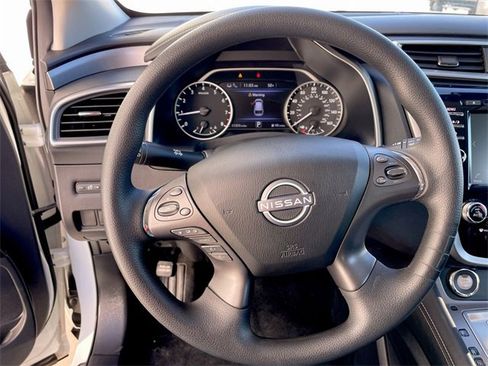 Used 2023 Nissan Murano S image 14