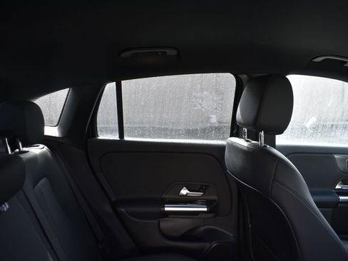 Used 2025 Mercedes-Benz GLA 250 image 26