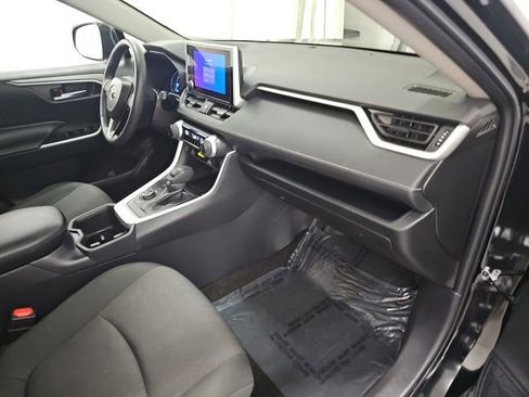 Certified 2025 Toyota RAV4 XLE w/ Convenience Package image 38