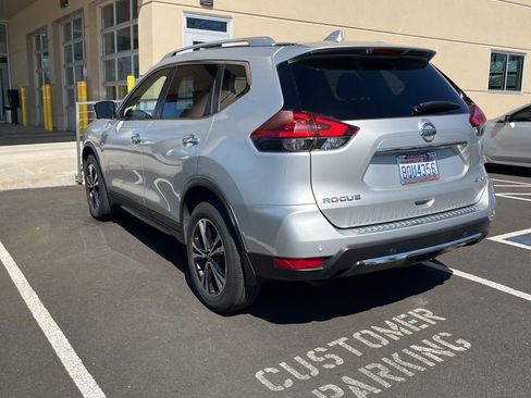 Used 2019 Nissan Rogue SV w/ Premium Package image 8