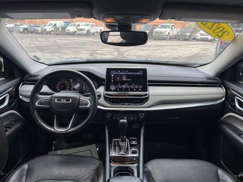 Used 2022 Jeep Compass Limited image 18