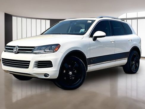 Used 2011 Volkswagen Touareg VR6 AWD/4WD image 2