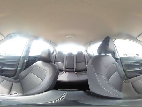 Used 2025 Nissan Altima 2.5 SV FWD image 39