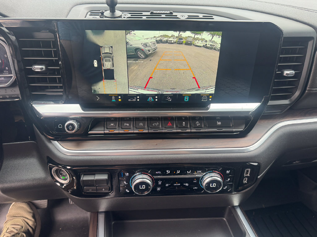 Used 2022 GMC Sierra 1500 SLT w/ SLT Convenience Package AWD/4WD image 18