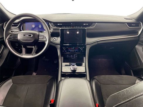 Used 2023 Jeep Grand Cherokee L Laredo image 22