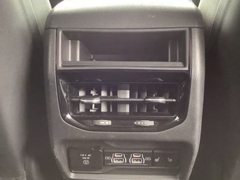 Certified 2023 Jeep Grand Cherokee Limited AWD/4WD image 18