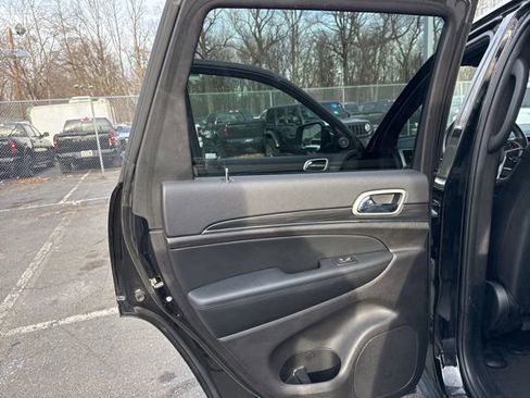 Used 2021 Jeep Grand Cherokee Limited image 35