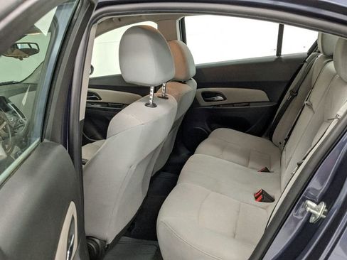Used 2014 Chevrolet Cruze LT image 37