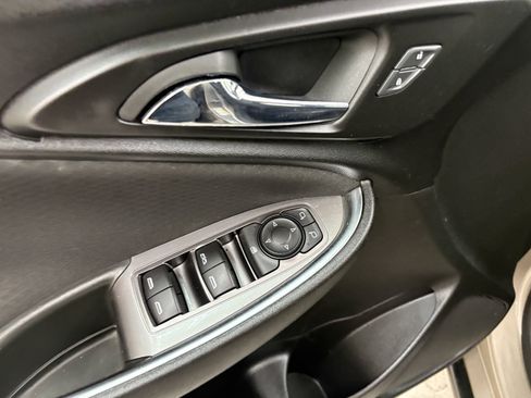 Used 2022 Chevrolet Malibu LT FWD image 24