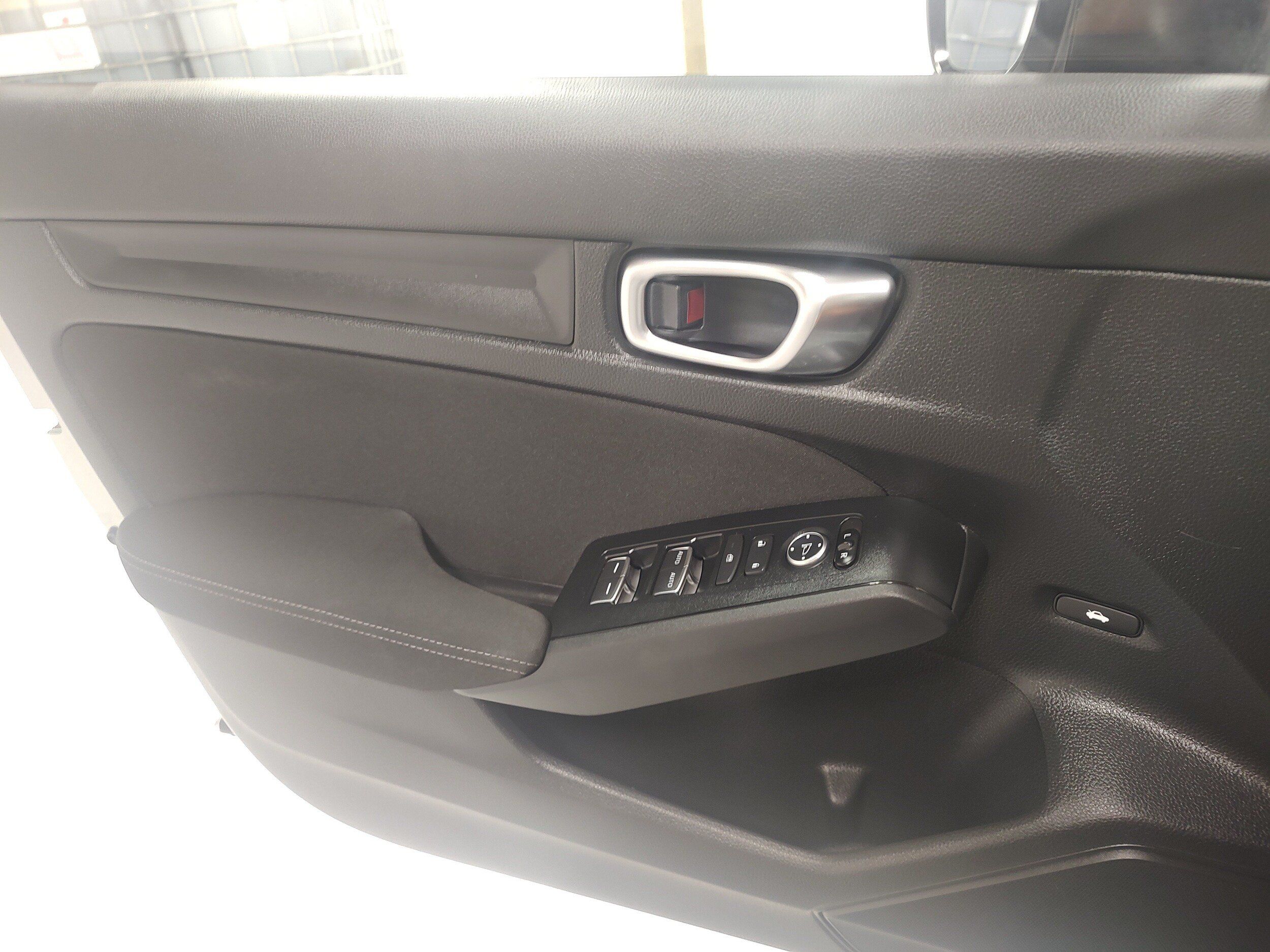 Used 2025 Honda Civic Sport image 9