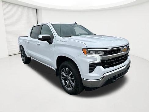 Used 2022 Chevrolet Silverado 1500 LT AWD/4WD image 3