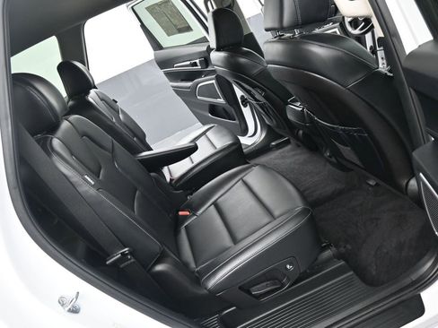 Used 2024 Kia Telluride S image 6