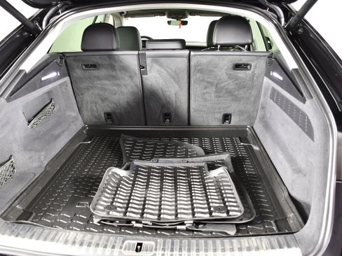 Used 2020 Audi Q8 Premium Plus w/ Premium Plus Package AWD/4WD image 46