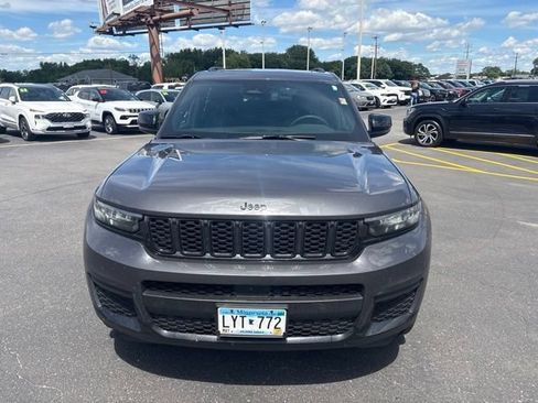 Used 2024 Jeep Grand Cherokee L Altitude AWD/4WD image 3