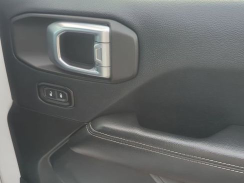 Used 2019 Jeep Wrangler Unlimited Sahara AWD/4WD image 28
