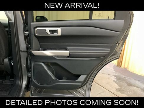Used 2023 Ford Explorer XLT AWD/4WD image 13
