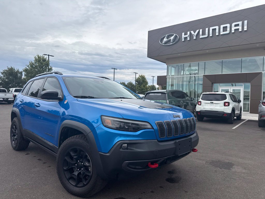 Used 2022 Jeep Cherokee Trailhawk w/ Trailer Tow Group AWD/4WD image 5