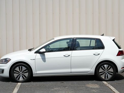 Used 2019 Volkswagen e-Golf SE w/ Driver Assistance Package FWD image 43