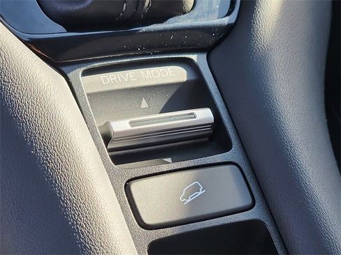 Used 2023 Honda HR-V LX image 24
