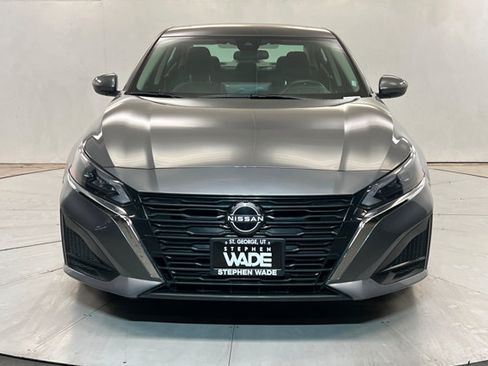 Used 2025 Nissan Altima 2.5 SV w/ SV Premium Package FWD image 8
