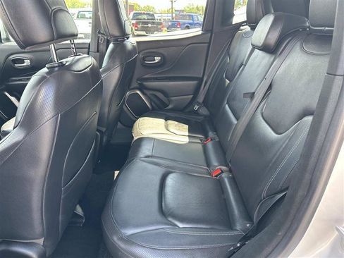 Used 2018 Jeep Renegade Limited w/ UConnect 8.4 Nav Group AWD/4WD image 12