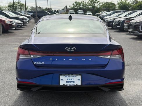 Used 2023 Hyundai Elantra SEL image 6