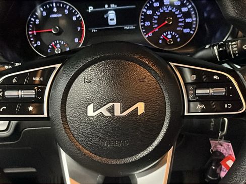 Used 2023 Kia Forte LXS FWD image 9