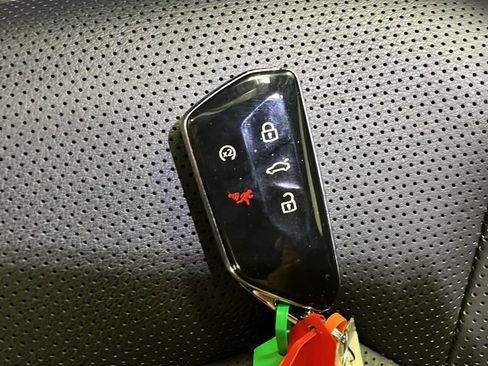 Used 2024 Volkswagen Atlas Cross Sport SEL R-Line AWD/4WD image 21