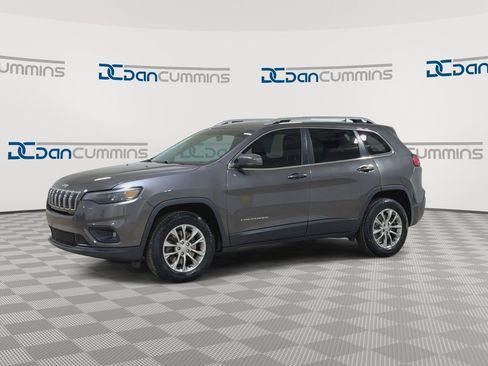 Used 2019 Jeep Cherokee Latitude Plus image 4
