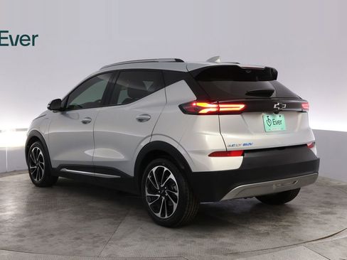Used 2023 Chevrolet Bolt EUV Premier FWD image 17