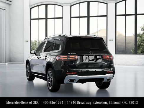 Used 2026 Mercedes-Benz GLB 250 image 27