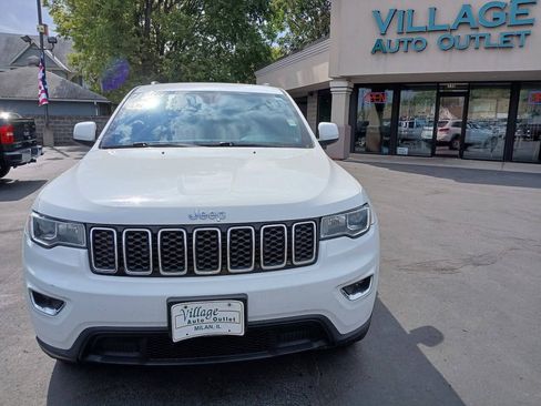 Used 2018 Jeep Grand Cherokee Laredo AWD/4WD image 8