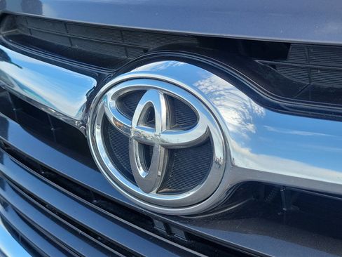 Used 2014 Toyota Highlander XLE image 9