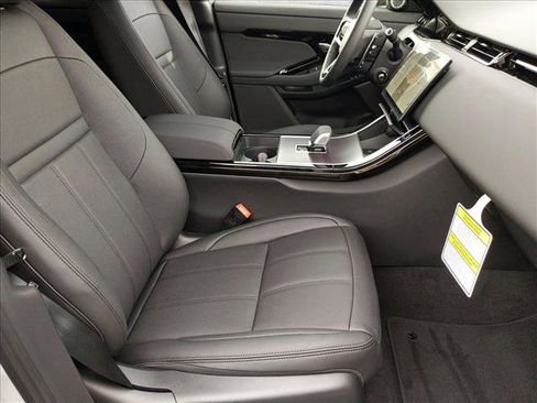 Used 2026 Land Rover Range Rover Evoque Dynamic SE image 18